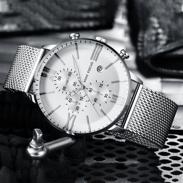 Luxury quartz watch for men, elegant and precise timepiece designed for style and sophistication.
